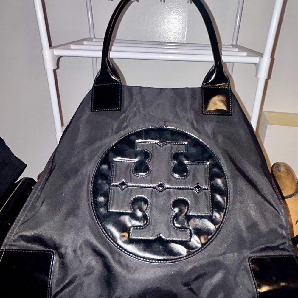 Tory Burch Ella Tote, Large Size. Patent Leather and Nylon - Picture 11 of 12